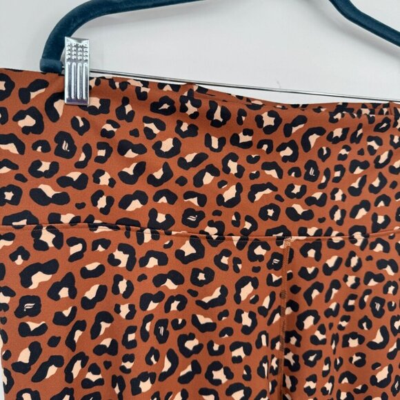 Fabletics Powerhold 1X 2X Leggings Ankle Length Women's Size Medium Leopard - Picture 4 of 10